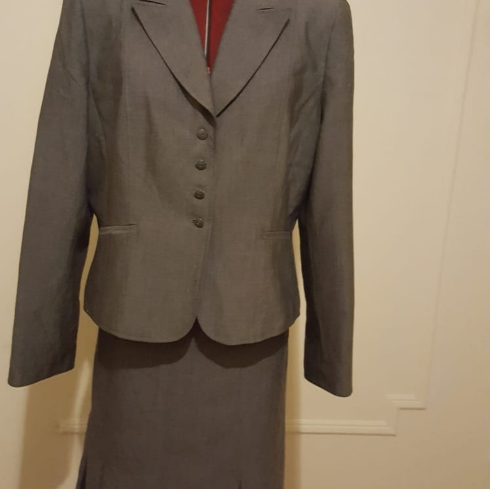 Ladies suit
